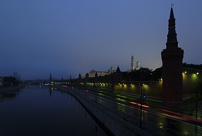 Moscow Kremlin at night (2001) 02.jpg