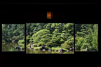 A Japanese garden scene from a chickee in Keitaku-en.jpg